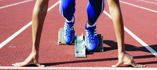 How to use the starting blocks of track and field equipment?