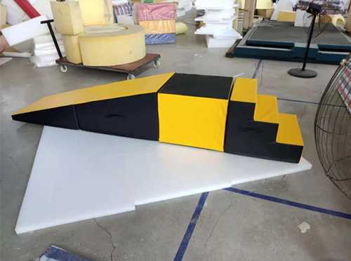 Shaped gymnastic mat soft steps